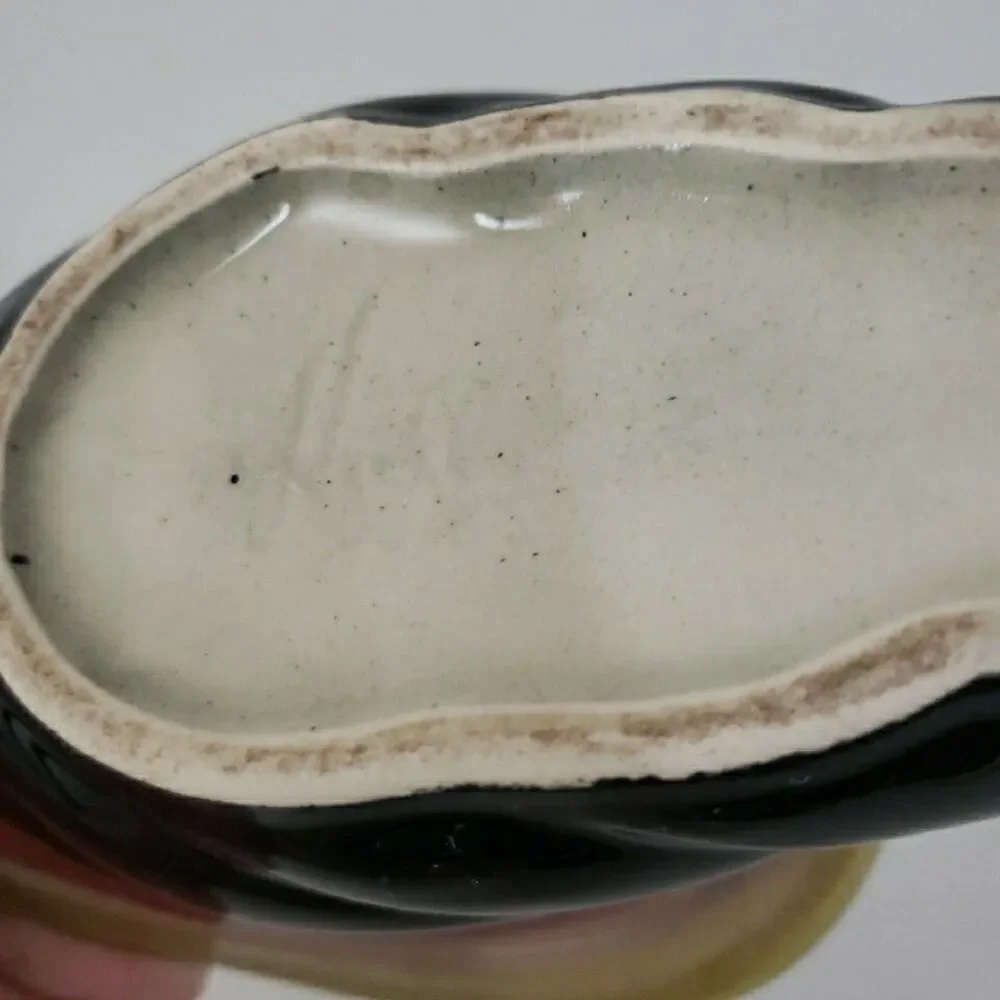 hull pottery cornucopia